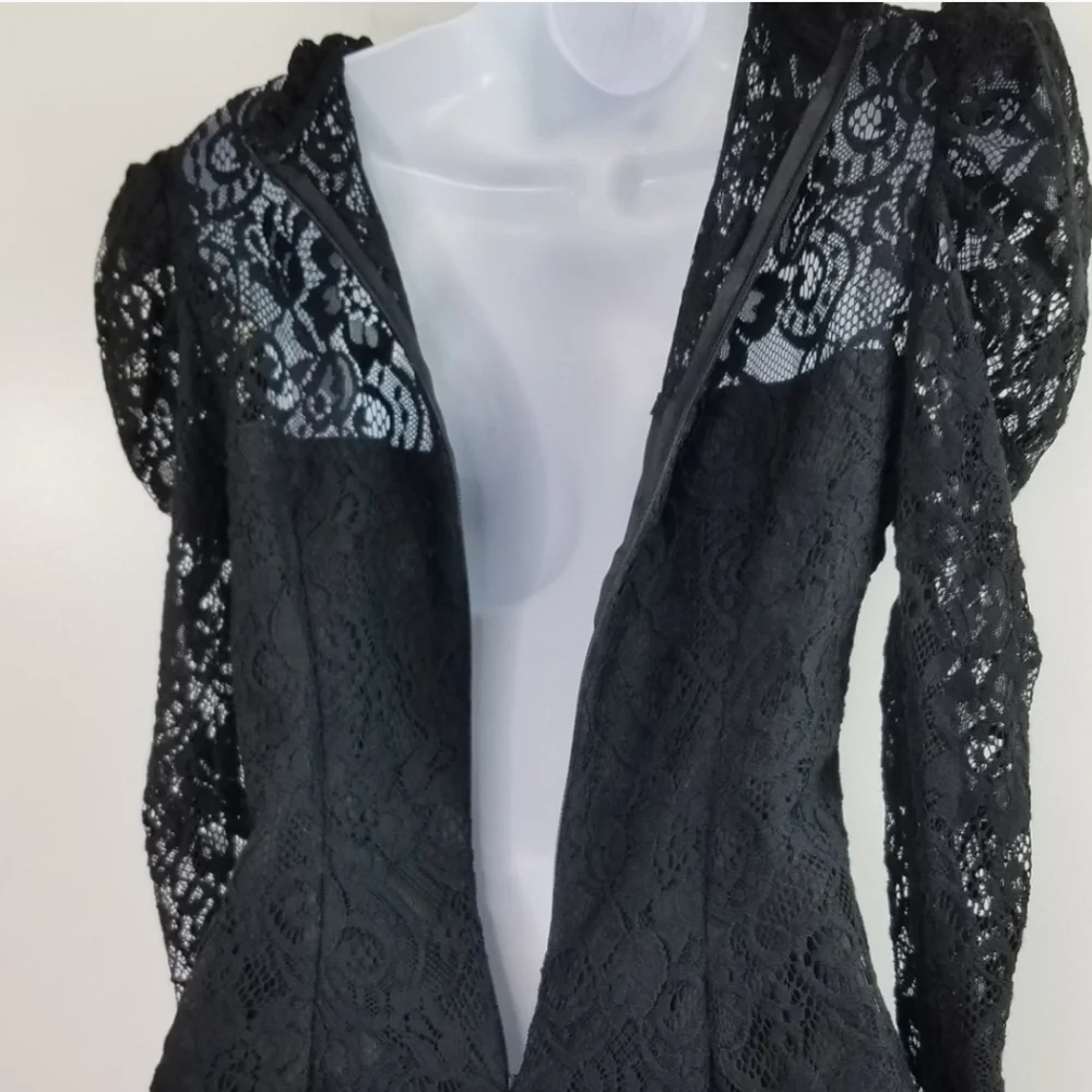 Aqua Black Lace Sleeve Top Size Small
